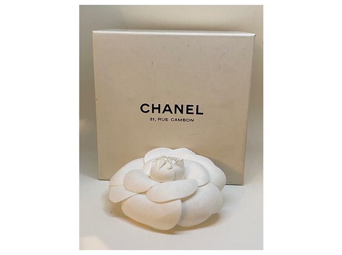 Chanel Camelia Blanco - vista 2