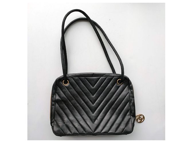 Chanel Schwarze Lederkameratasche - Ansicht 2
