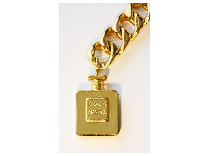 Chanel Taillengürtel mit Hakenverschluss. Golden - Ansicht 3