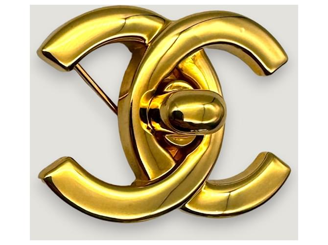 Spilla CHANEL CC Turnlock D'oro - vista 2