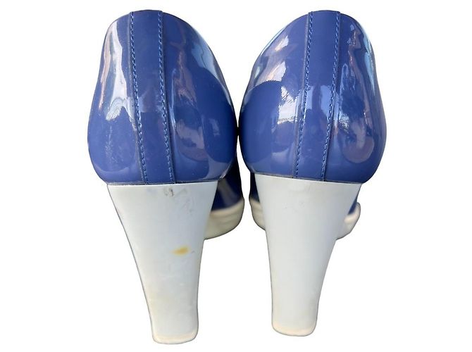 Hogan Pumps aus blauem Lackleder - Ansicht 5