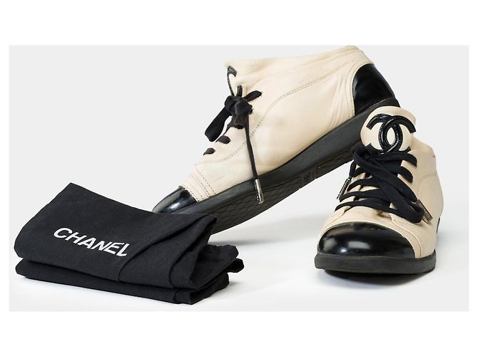 Scarpa CHANEL in Pelle Beige - 101962 - vista 2