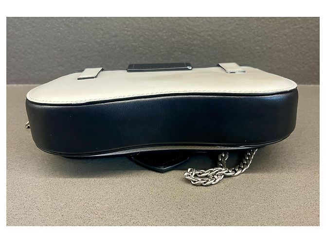 Prada Sidonie Schultertasche aus Leder schwarz weiß - Ansicht 10