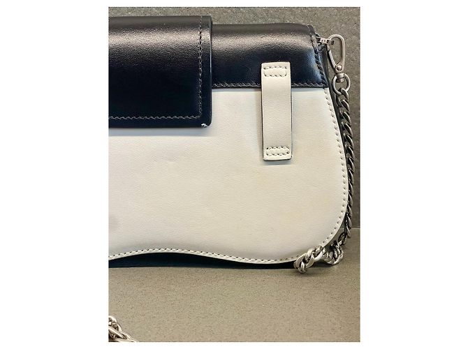 Prada Sidonie Schultertasche aus Leder schwarz weiß - Ansicht 5