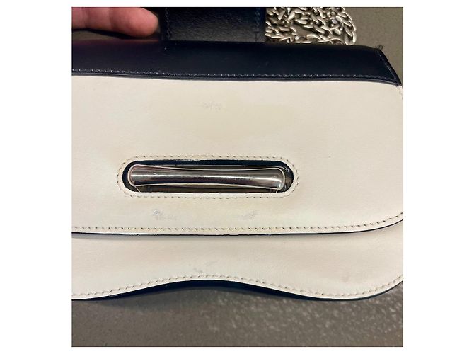 Prada Sidonie Schultertasche aus Leder schwarz weiß - Ansicht 6
