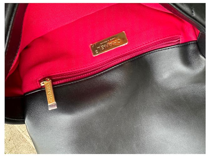 Chanel 19 Borsa a mano Chanel N°19 in pelle di agnello nera Nero - vista 18