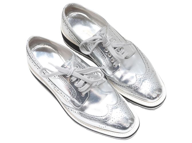 Tamanho Brogues com plataforma de couro metálico Prada prateado e preto 37.5 - vista 2