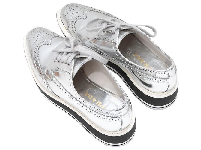 Tamanho Brogues com plataforma de couro metálico Prada prateado e preto 37.5 - vista 3