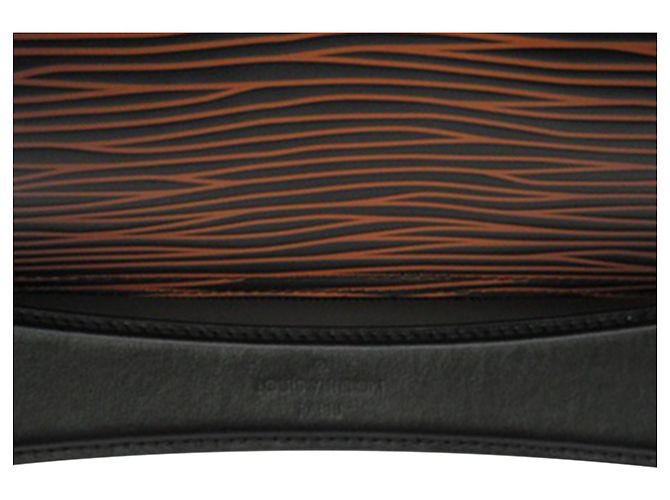 Polochon morbido Louis Vuitton Black Epi XL Gradient Electric Sun MM Nero - vista 6