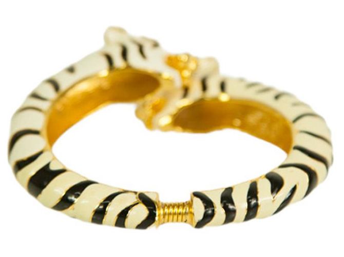 Pulsera de puño de doble cabeza de tigre de esmalte de KENNETH JAY LANE - vista 3
