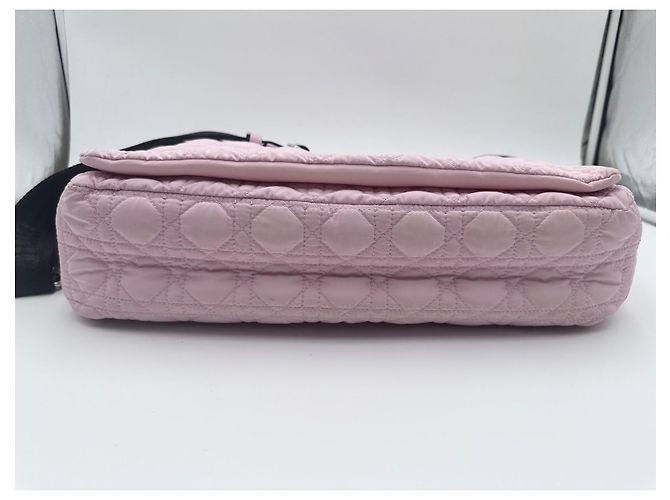 Wickeltasche Dior in blassrosa mit Makramee-Muster 2024 - Ansicht 4