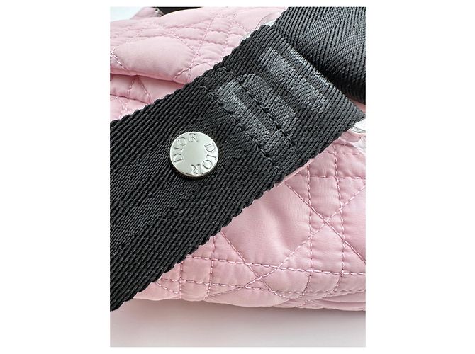Wickeltasche Dior in blassrosa mit Makramee-Muster 2024 - Ansicht 5