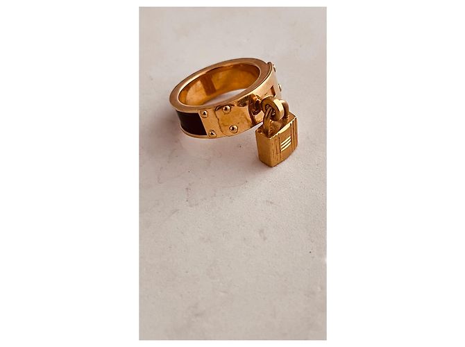 Hermès Kelly Schalring Goldmetall mit schwarzem Rand Golden - Ansicht 2