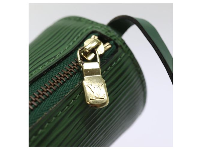 LOUIS VUITTON Epi Soufflot Pouch Verde LV Auth 76903 - vista 8