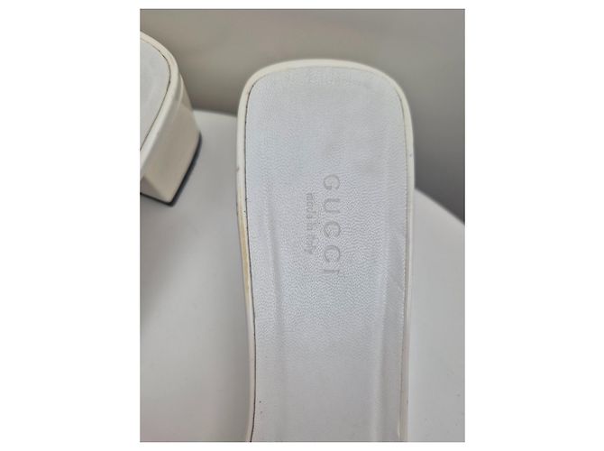 Mules Gucci de charol blanco - vista 11