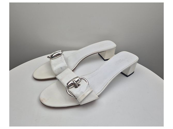 Mules Gucci de charol blanco - vista 4