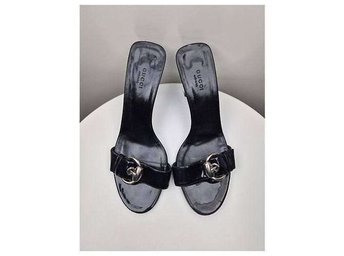 Mule Gucci in vernice nera Nero - vista 2