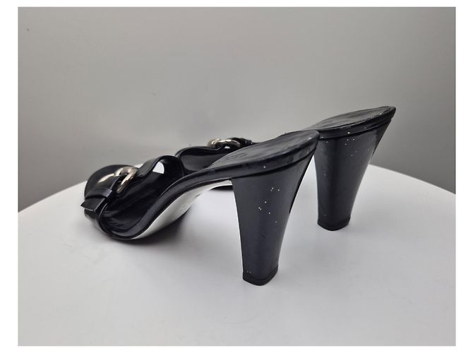 Mule Gucci in vernice nera Nero - vista 5