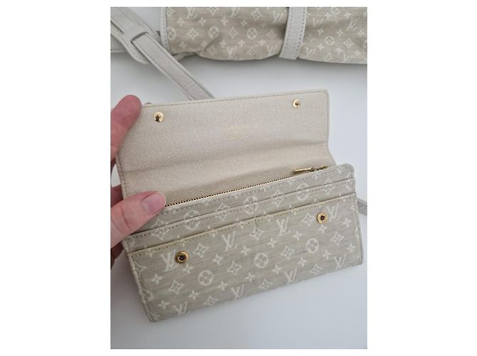 Borsa a tracolla Louis Vuitton Saumur Monogramma Crema Beige - vista 6