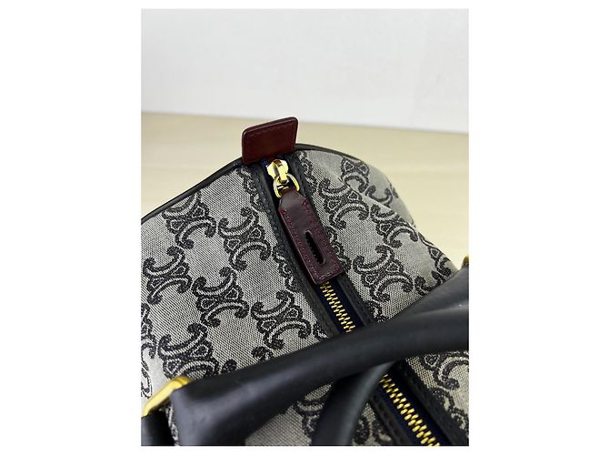 Céline Boston Bag Vintage Triomphe Canvas in sehr gutem Zustand - Ansicht 3