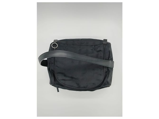 Borsa tote in nylon con borsa medievale Chanel Nero - vista 5