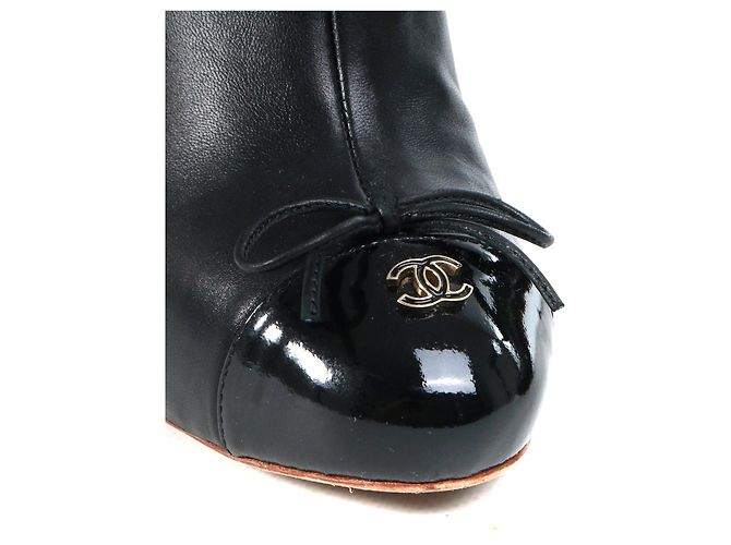 CHANEL - Botines Chanel CC en piel de cordero negro (tamaño 34.5) - vista 4