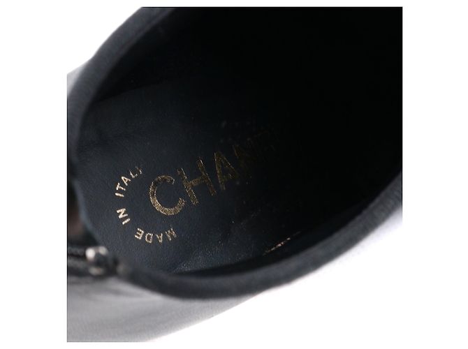 CHANEL - Botines Chanel CC en piel de cordero negro (tamaño 34.5) - vista 8