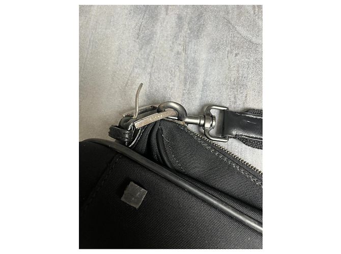 Authentische Reisetasche von Gucci aus schwarzem Nylon - Ansicht 10