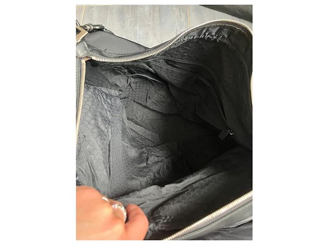 Authentische Reisetasche von Gucci aus schwarzem Nylon - Ansicht 12