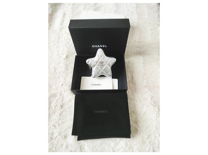Wallet / Chanel keychain Silvery - view 4