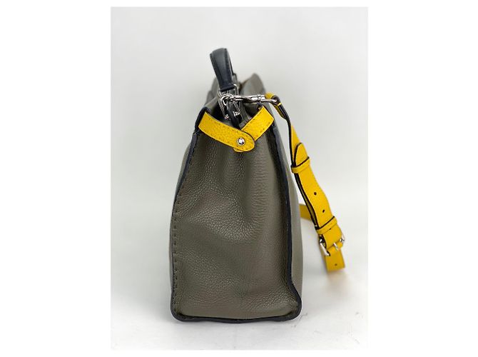 Borsa Messenger Fendi Selleria grande Peekaboo Iconic Essential - vista 2