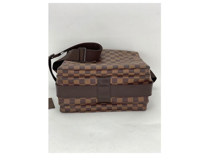Borsa a tracolla da uomo Louis Vuitton in tela Damier Ebene Naviglio Marrone - vista 3