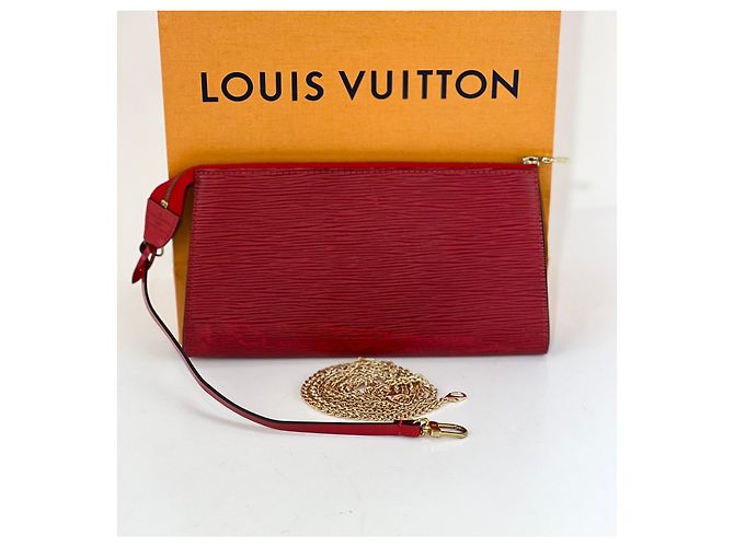 Borsa a mano Louis Vuitton Epi 24 Pochette Accessori in pelle rossa, borsa a tracolla. Rosso - vista 4