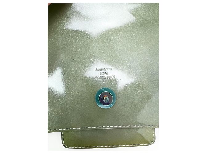 Clutch verde Sobe de charol Louis Vuitton - vista 4