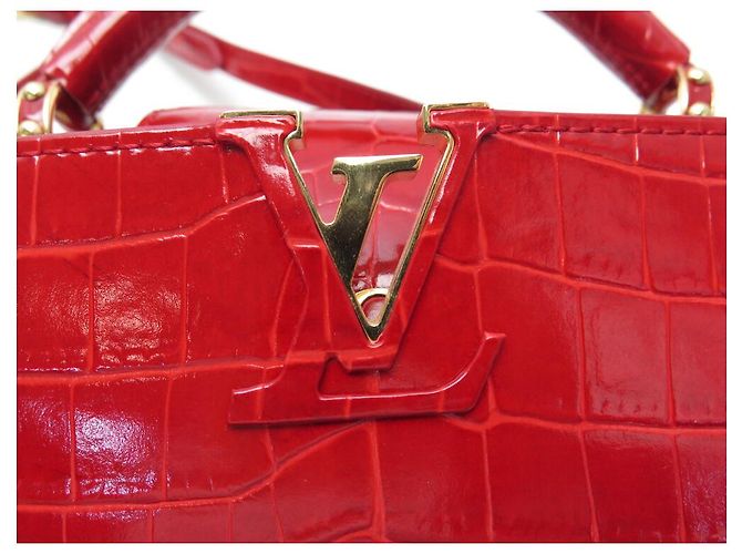 BORSA A MANO MINI LOUIS VUITTON CAPUCINES IN PELLE DI COCCODRILLO ROSSO - vista 6