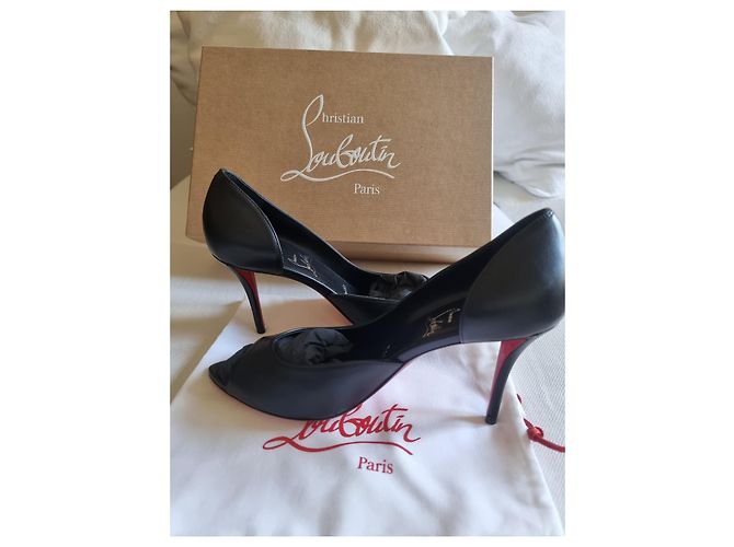 Décolleté Christian Louboutin Open Apostropha in pelle nappa nera - vista 10