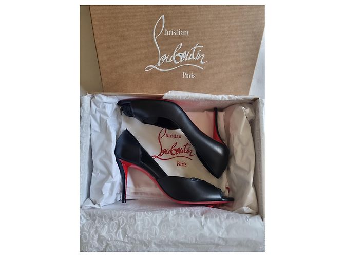 Décolleté Christian Louboutin Open Apostropha in pelle nappa nera - vista 11