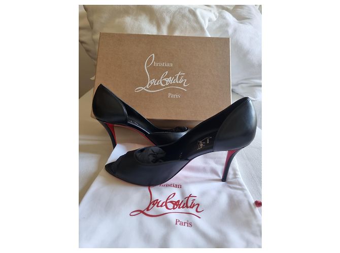 Décolleté Christian Louboutin Open Apostropha in pelle nappa nera - vista 8