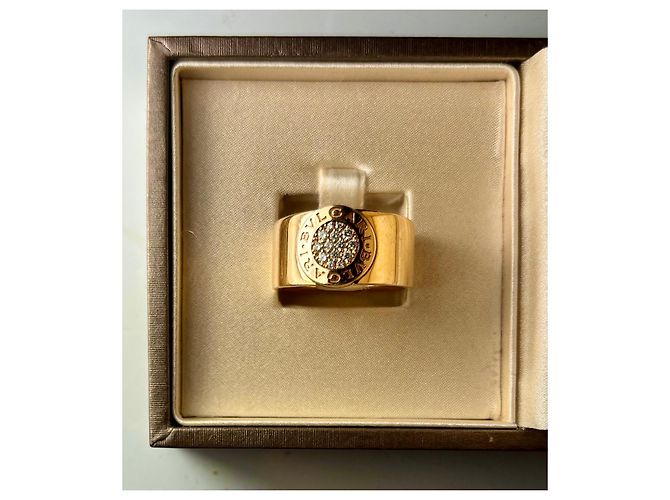 Bulgari BVGLARI BVLGARI Ring. Golden - Ansicht 4
