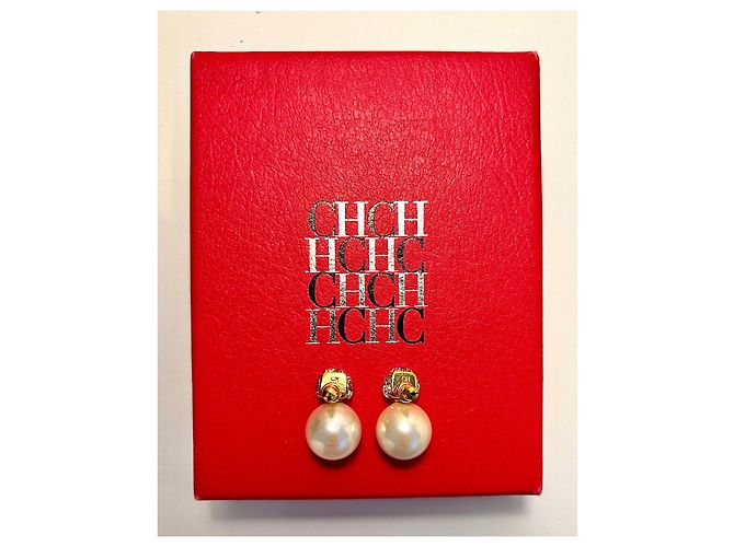 Orecchini a goccia placcati in oro con cristalli e perle sintetiche di CH Carolina Herrera. Crudo Gold hardware - vista 7