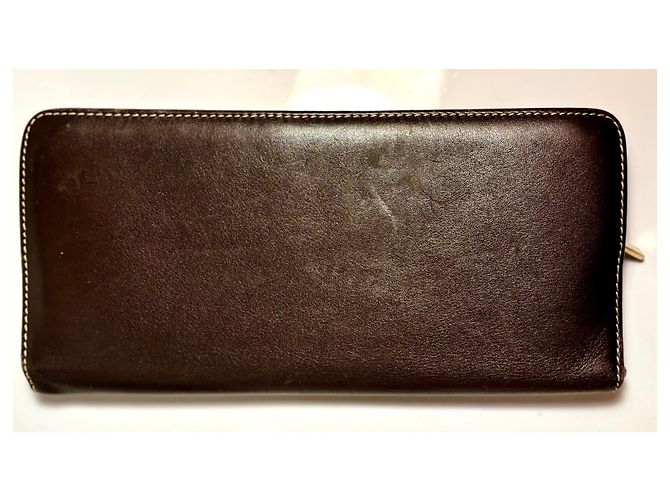 Billetera de cuero marrón y morado de Carolina Herrera. Marrón oscuro - vista 2