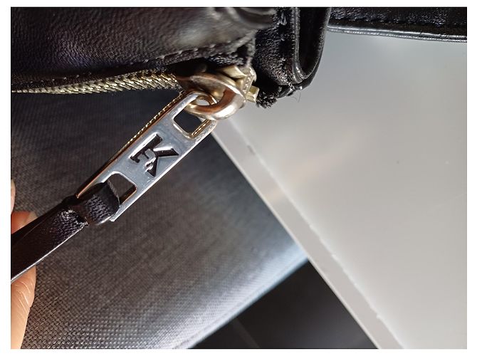 Bolsa de mão acolchoada Karl Lagerfeld em couro de cordeiro preto - vista 10