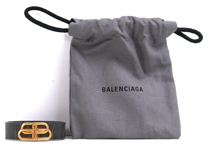 BALENCIAGA - Pulseira BB em couro cinza com estampado de crocodilo da Balenciaga - vista 7