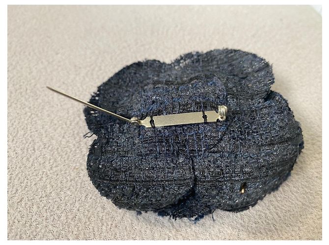 Spilla Camelia Chanel blu navy tweed Blu scuro - vista 4