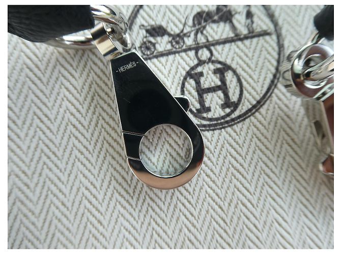 Tracolla Hermès per borsa Hermès Kelly in pelle nera, nuova, mai usata. Nero - vista 6