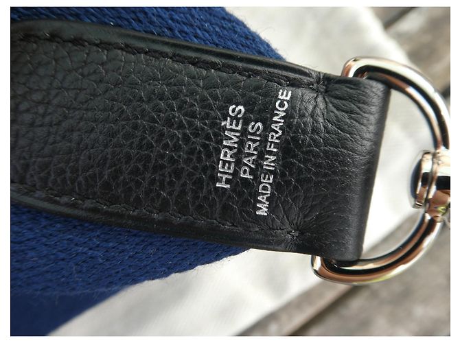 Tracolla Hermès per borsa Hermès Kelly in tela blu, nuova, mai usata. Blu chiaro - vista 5