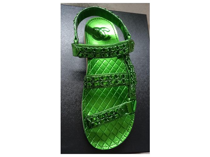 Sandali Chanel in pelle verde taglia 38 - vista 3