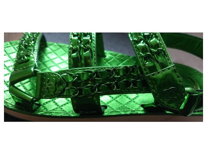 Sandali Chanel in pelle verde taglia 38 - vista 5