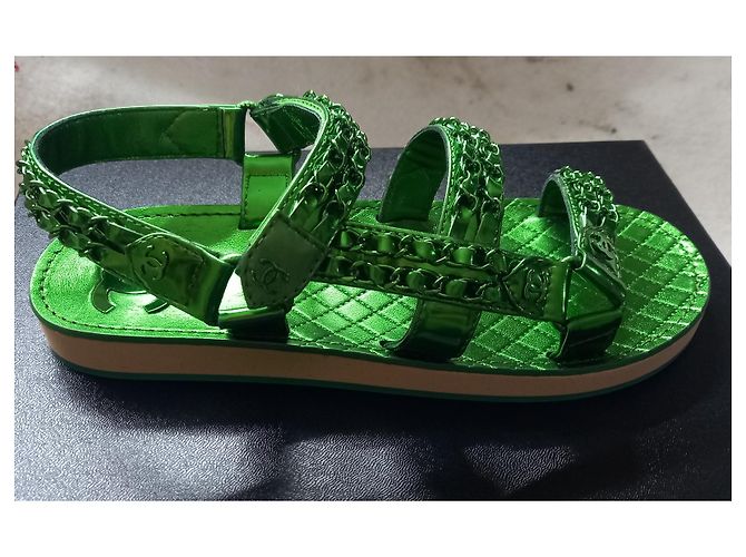 Sandali Chanel in pelle verde taglia 38 - vista 7