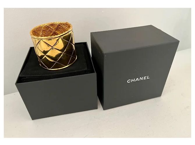 Chanel cuff bracelet golden steel - view 2